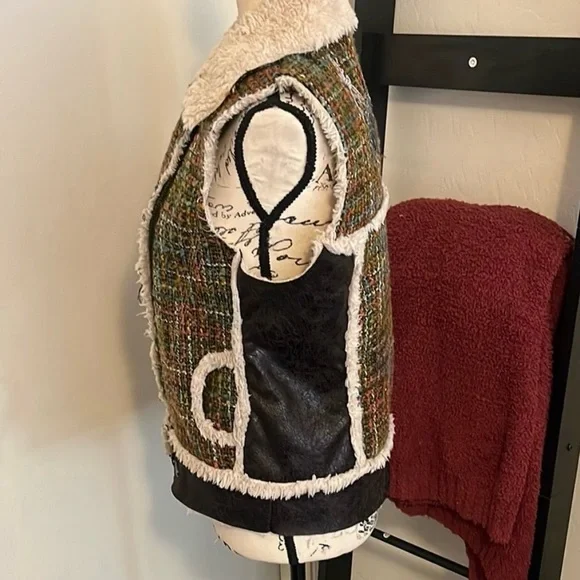 DESIGUAL Moto Patchwork Vest Tweed & Faux Sherpa Shearling Unique Design - Picture 10 of 10